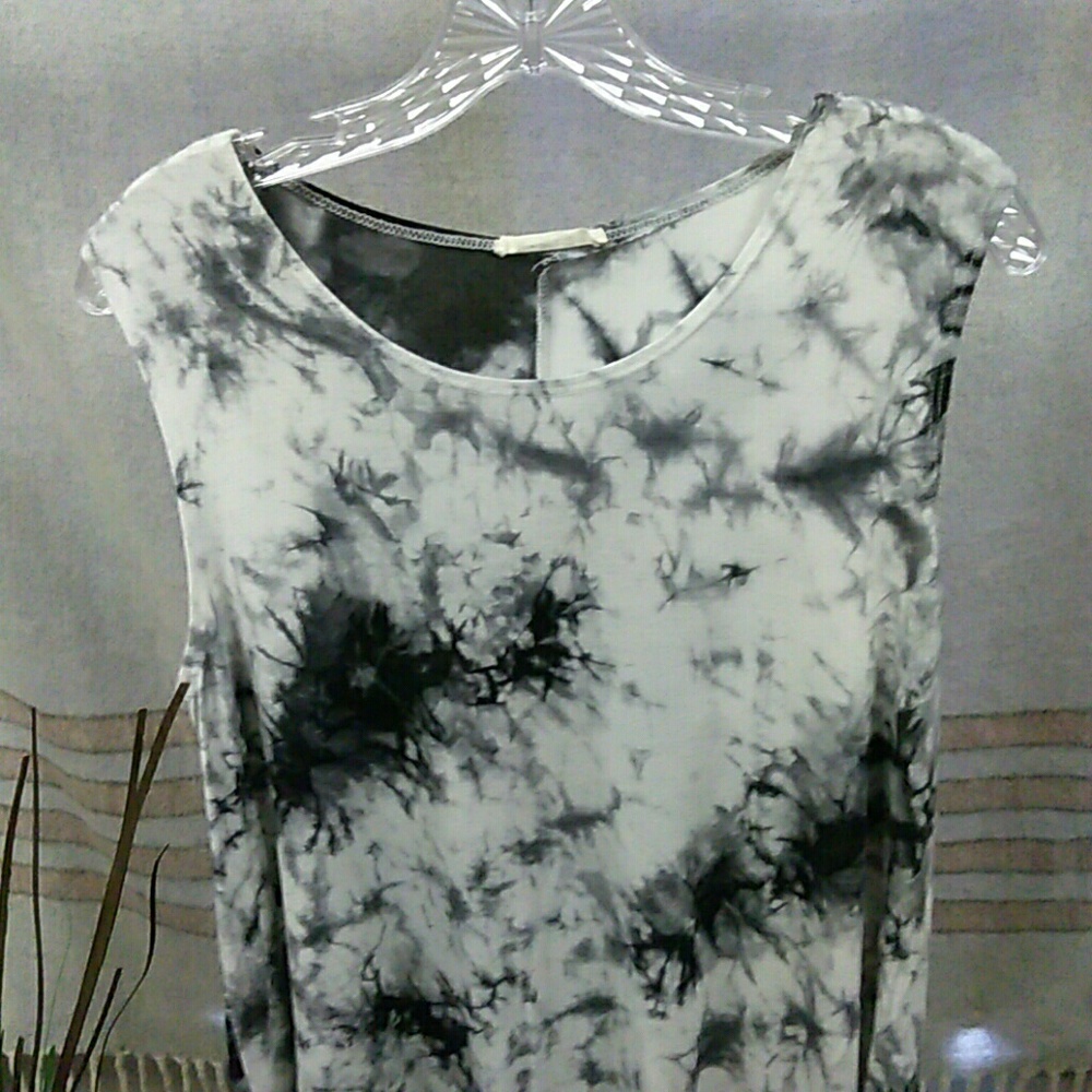 Women's Trés Bien Shirt - Picture 2 of 3